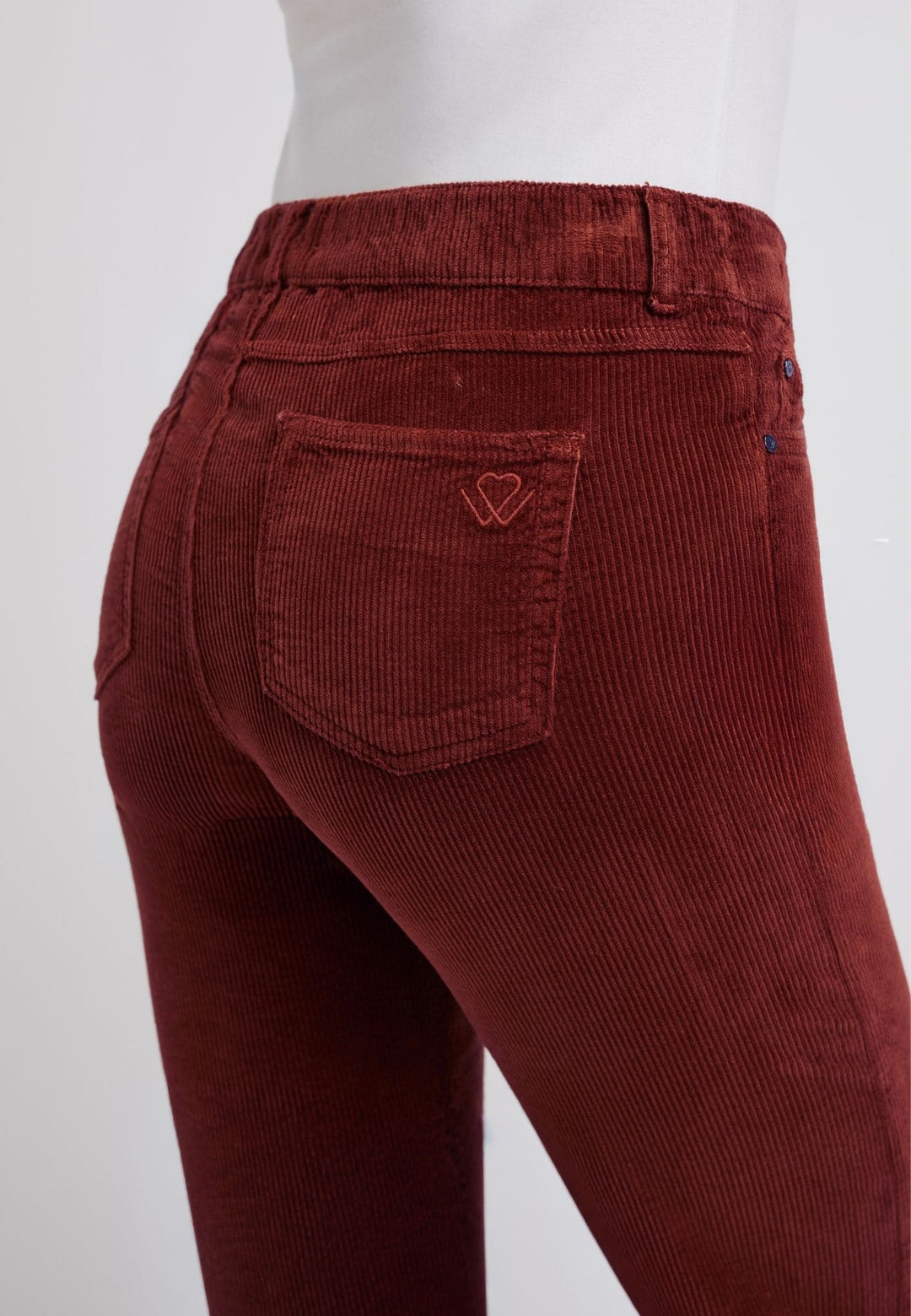 wonderjeans Relaxed Straight Easy Cord Burgundy